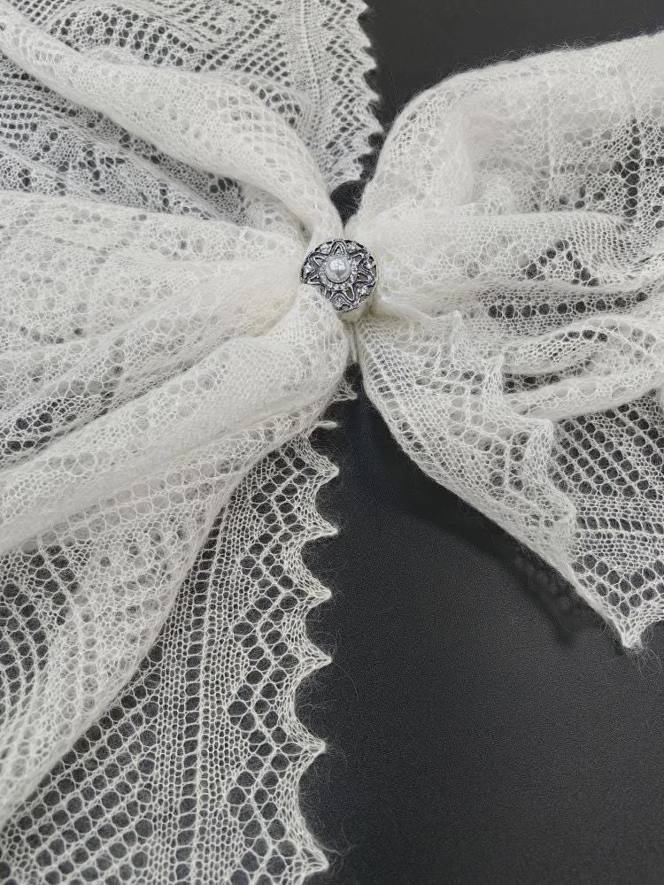 Authentic Orenburg lace-patterned down shawl, color ecru