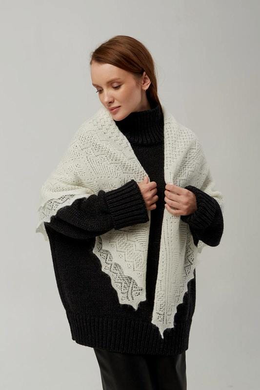 Orenburg goat down shawl (Original), color ecru