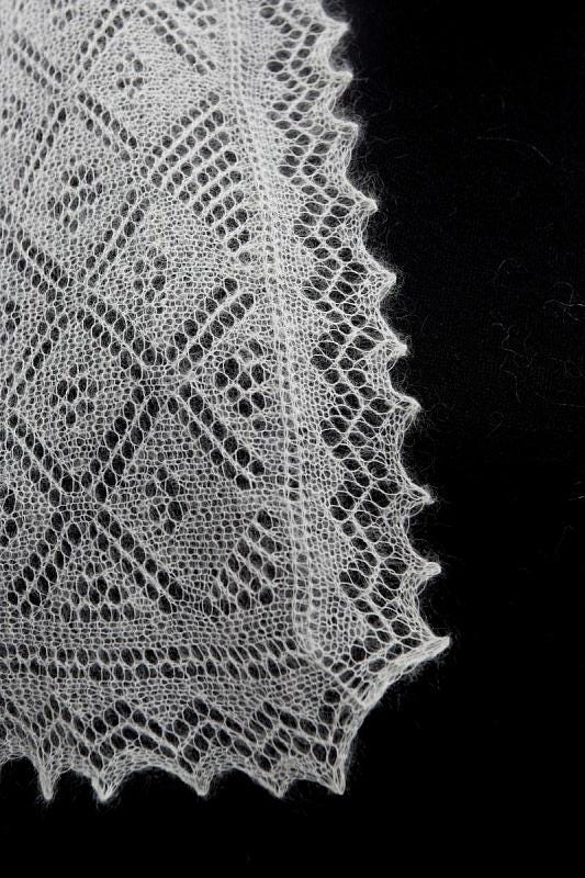 Authentic Orenburg lace-patterned down shawl, color ecru