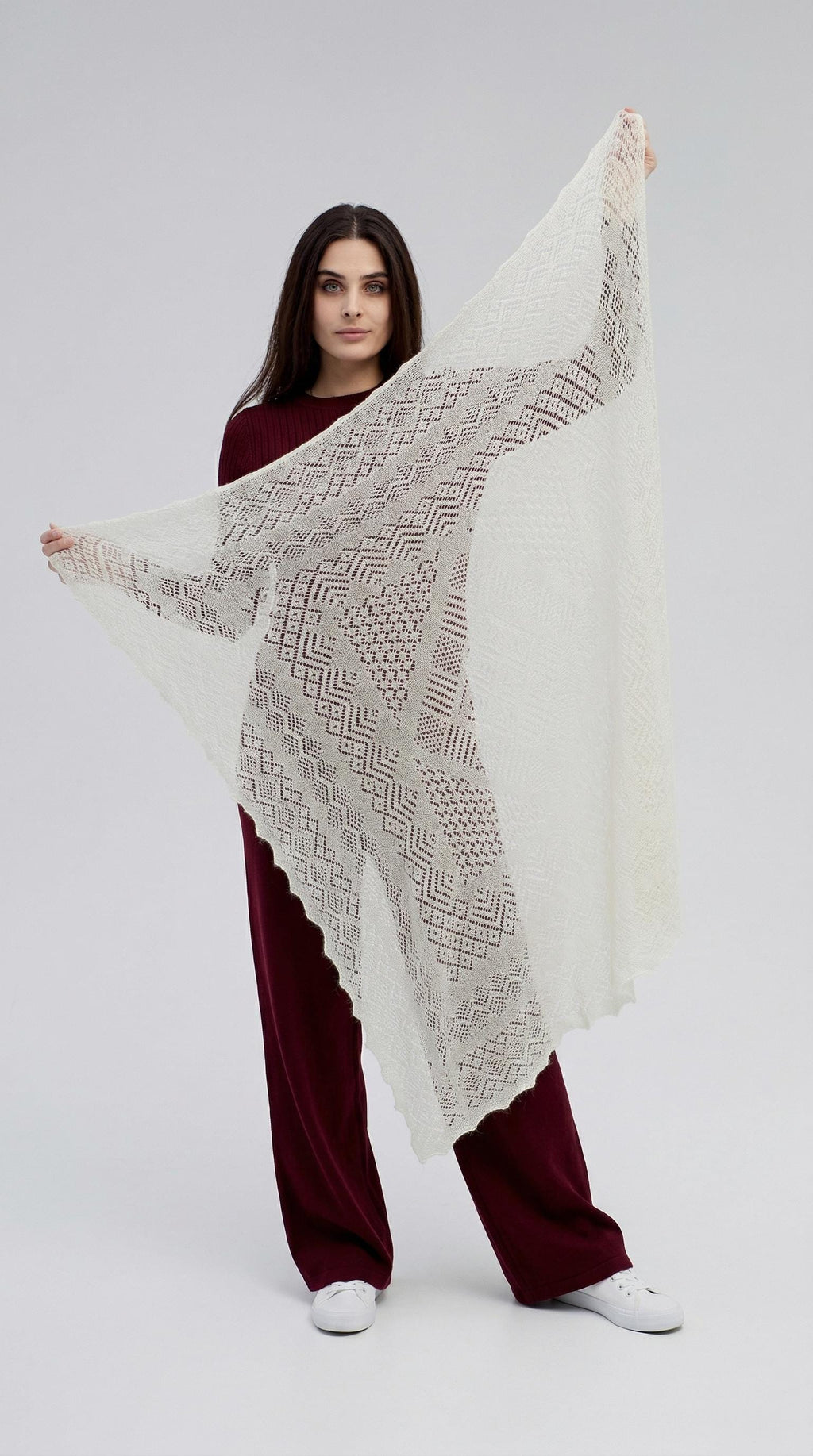 Orenburg goat down shawl (Original), color ecru