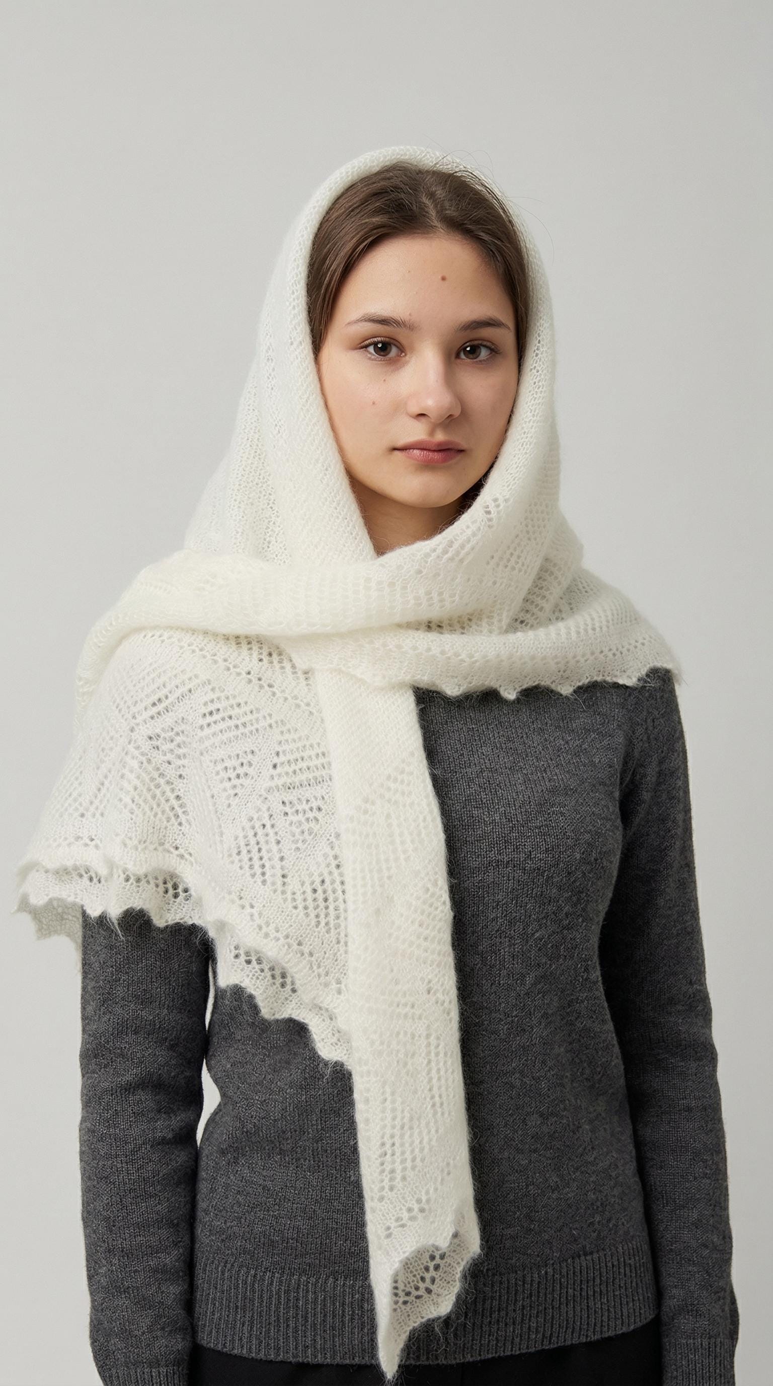 Orenburg goat down shawl (Original), color ecru