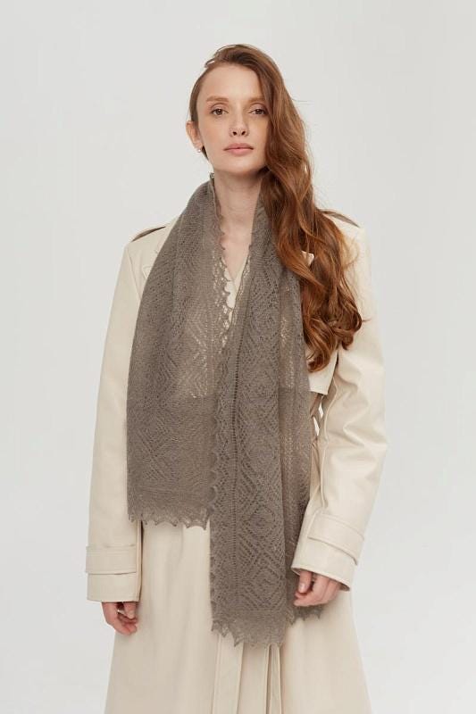 Original Orenburg lace-knit down stole in pure grey