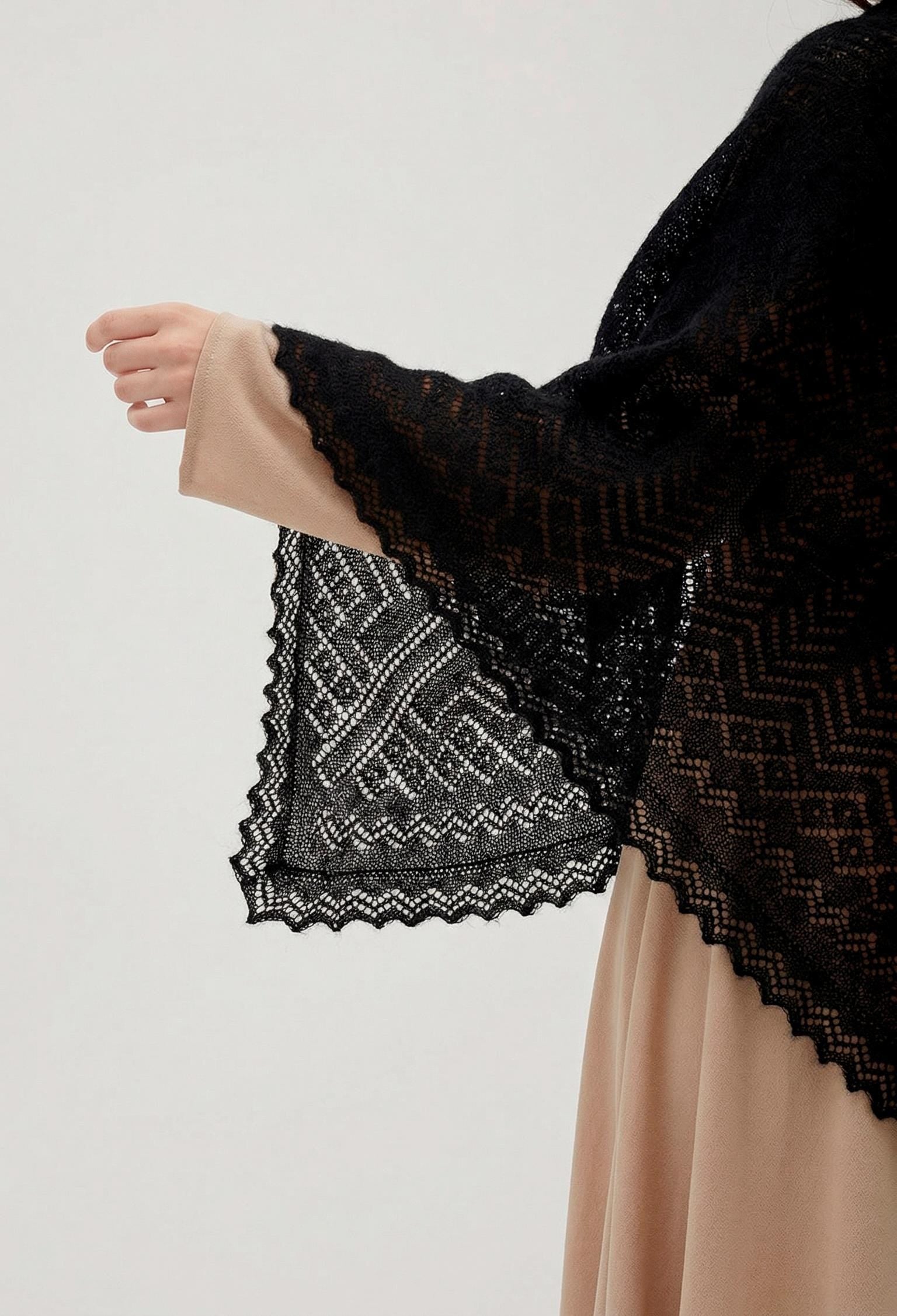 Orenburg goat down shawl (Original), color black