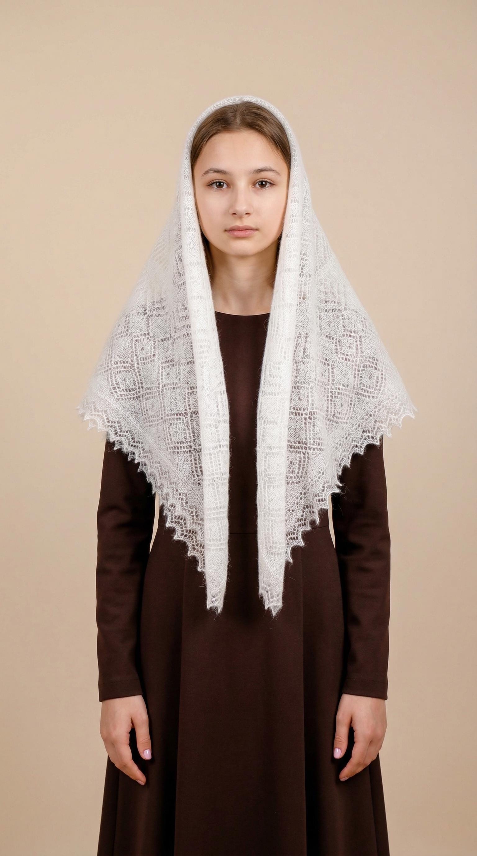 Authentic Orenburg lace-patterned down shawl, color white