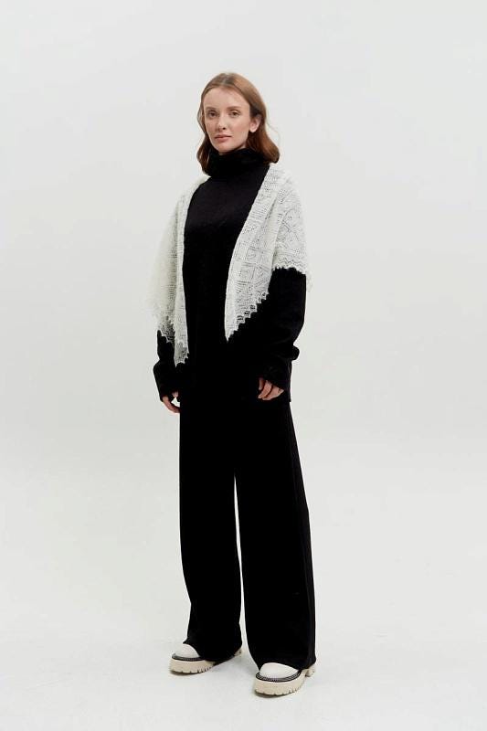 Authentic Orenburg lace-patterned down shawl, color ecru