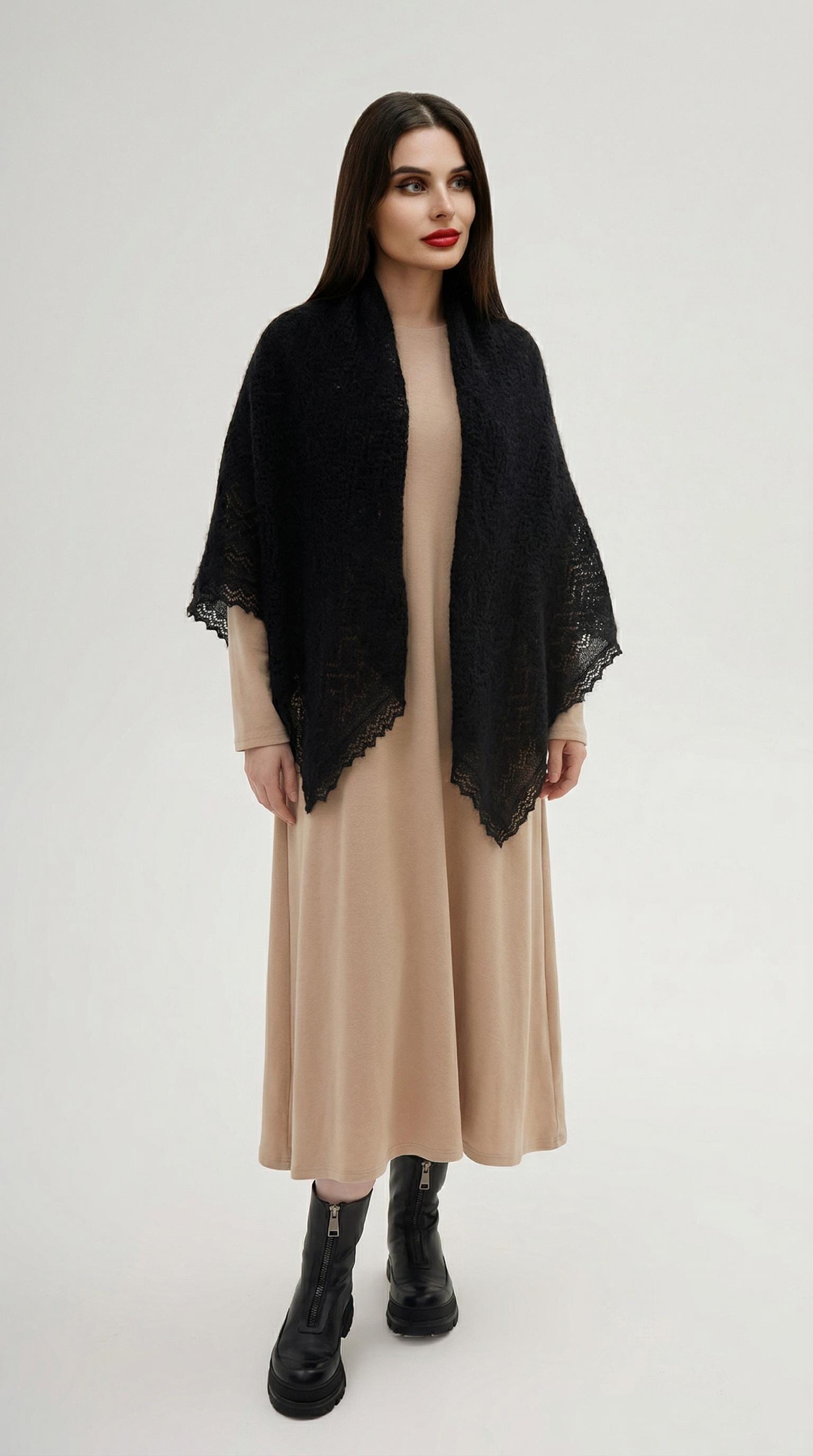 Orenburg goat down shawl (Original), color black