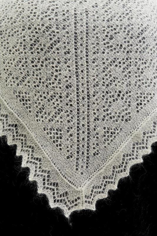 Orenburg goat down shawl (Original), color ecru