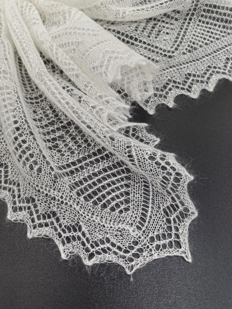 Authentic Orenburg lace-patterned down shawl, color ecru