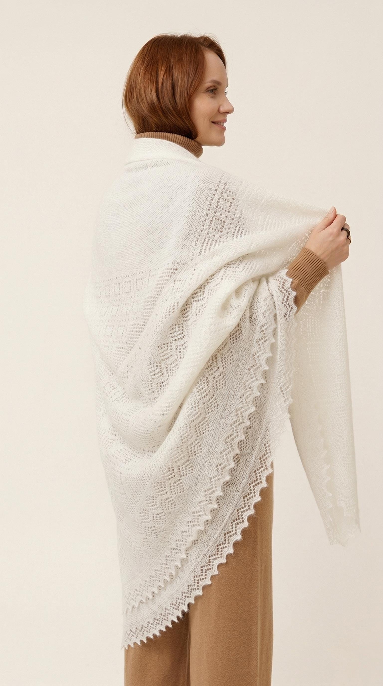 Orenburg goat down shawl (Original), color ecru