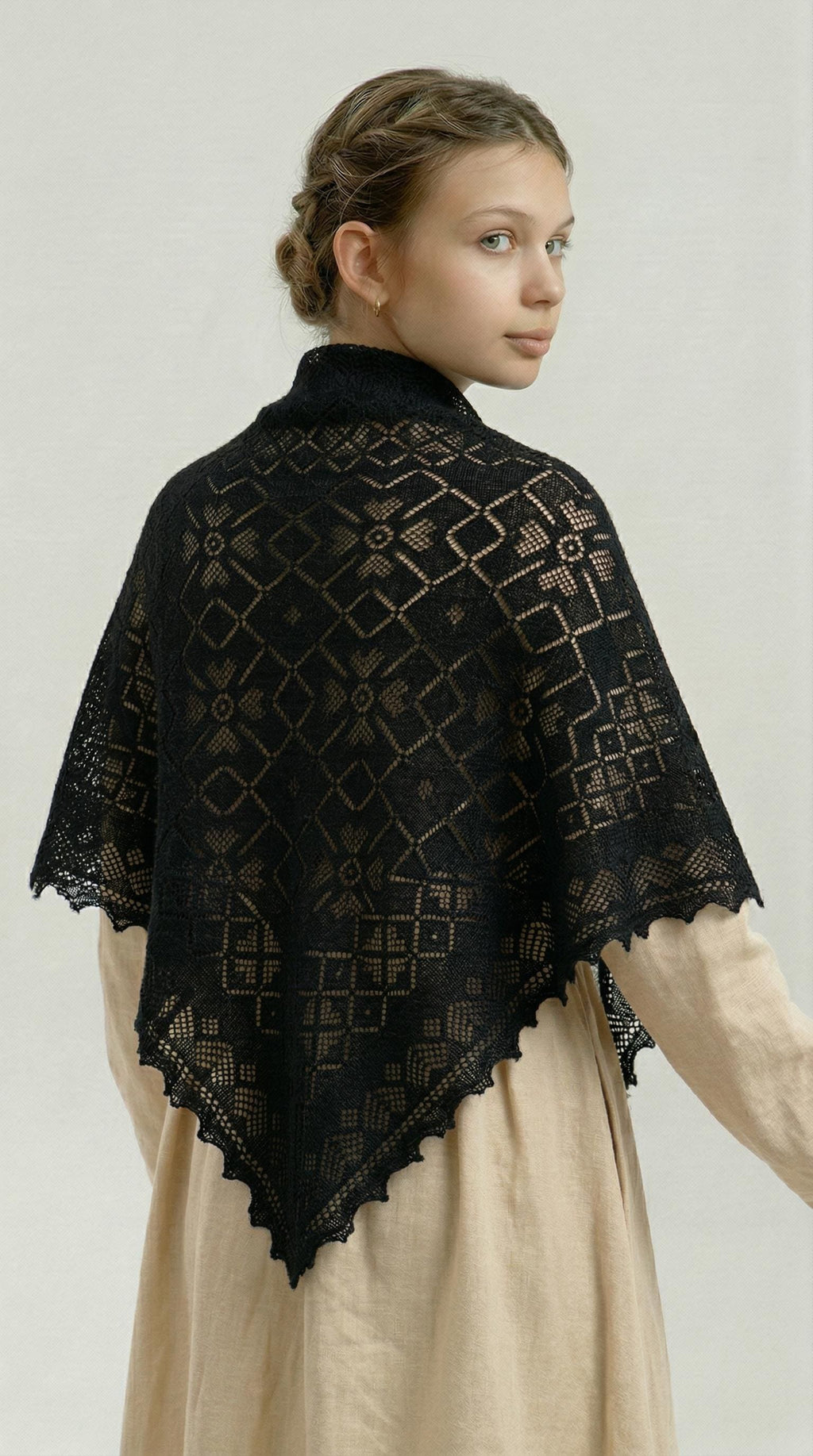 Orenburg goat down shawl (Original), color black