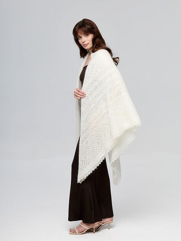 Orenburg goat down shawl (Original), color ecru
