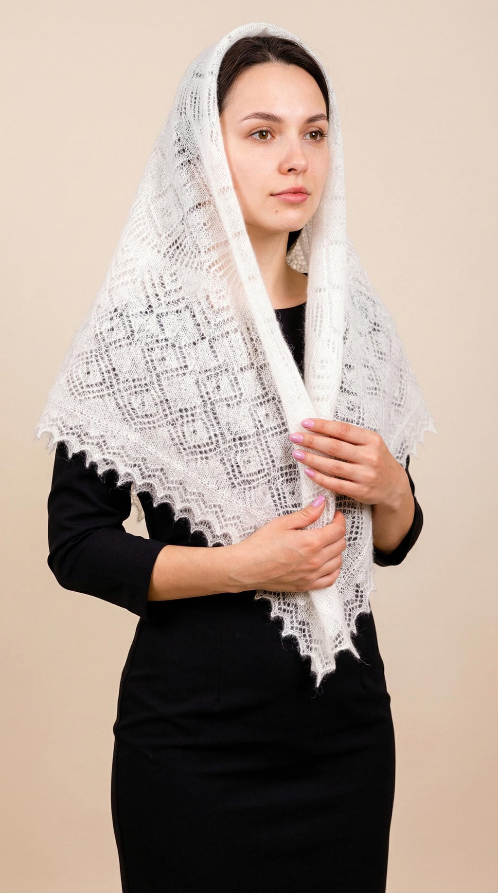 Authentic Orenburg lace-patterned down shawl, color ecru