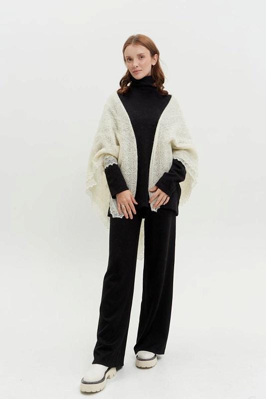 Orenburg goat down shawl (Original), color ecru