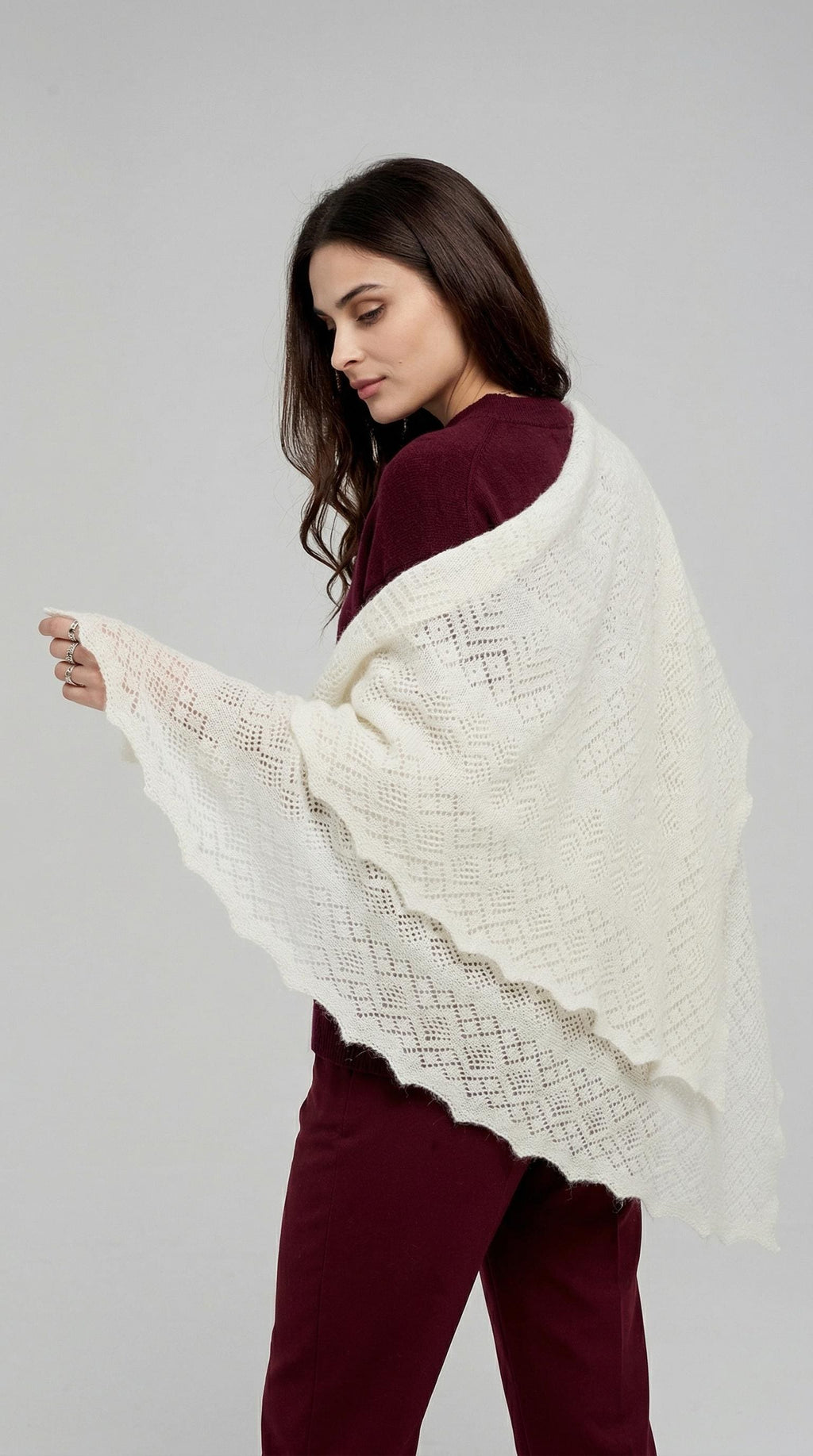 Orenburg goat down shawl (Original), color ecru