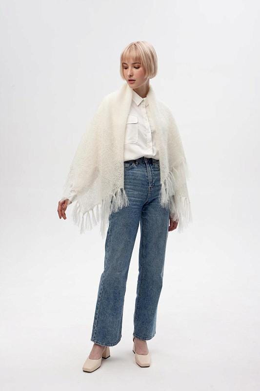 Orenburg goat down shawl (Original), color ecru