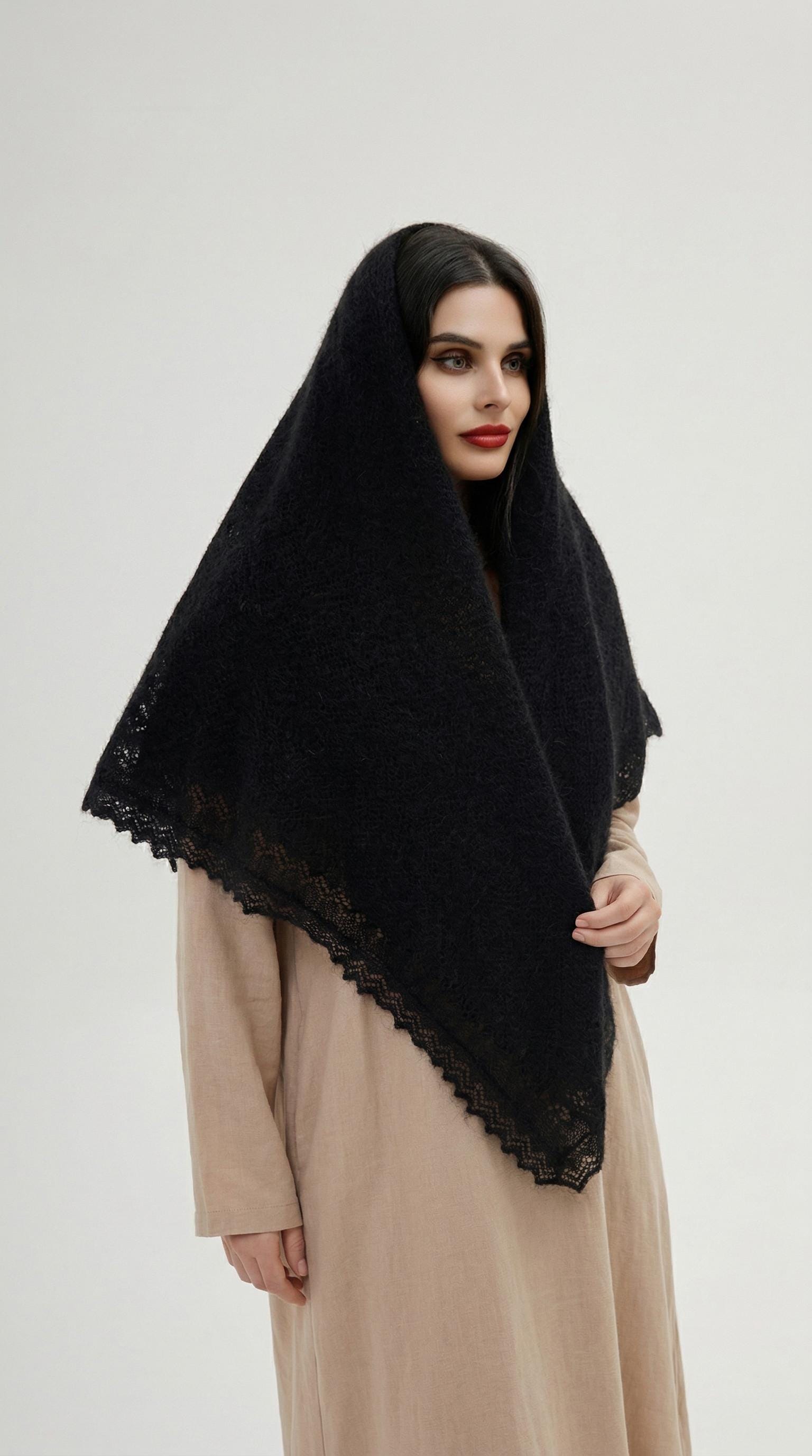 Orenburg goat down shawl (Original), color black