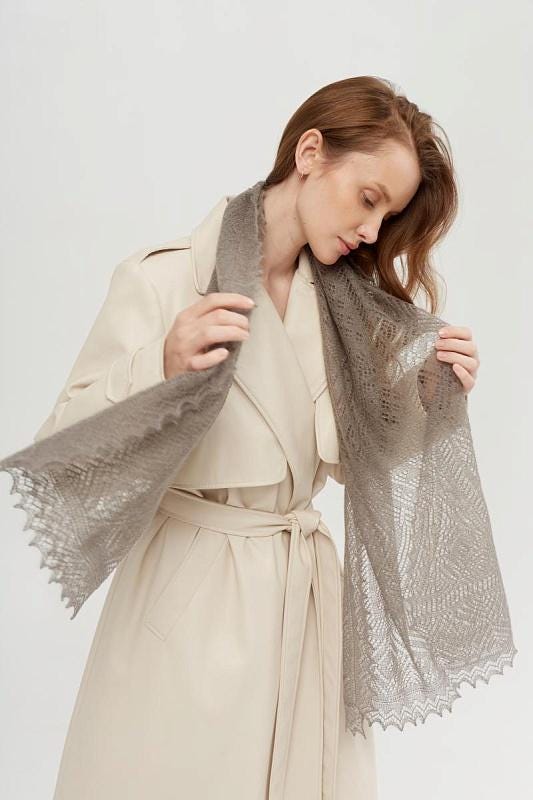 Original Orenburg lace-knit down stole in pure grey