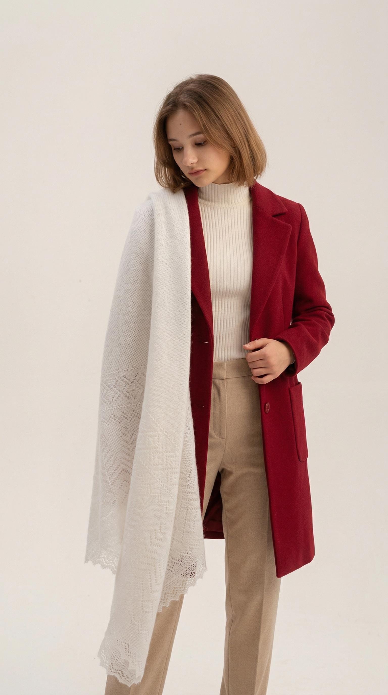 Orenburg goat down shawl (Original), color ecru